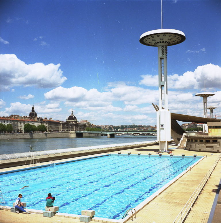 piscine enfant 2 ans lyon