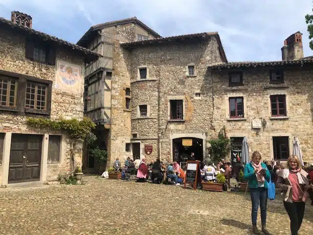 Pérouges