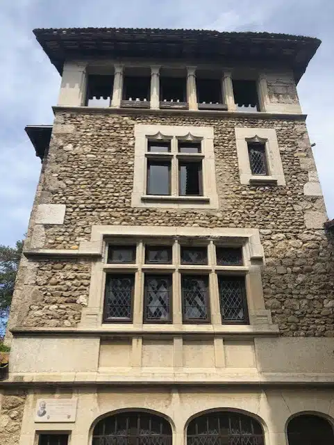 Pérouges