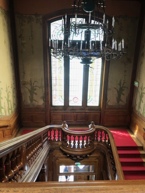 musée Lumière de Lyon descente d'escalier pour aller au 2e étage